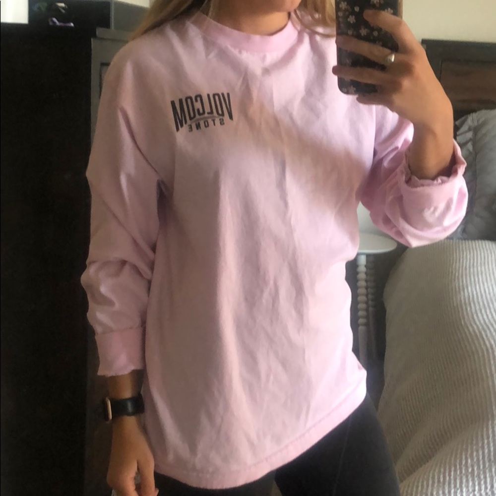 Volcom oversized long sleeve 💕🌸